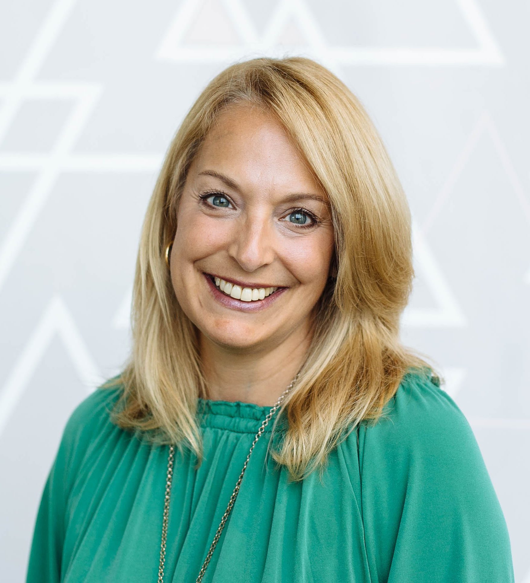 Leah DeCesare headshot - cropped
